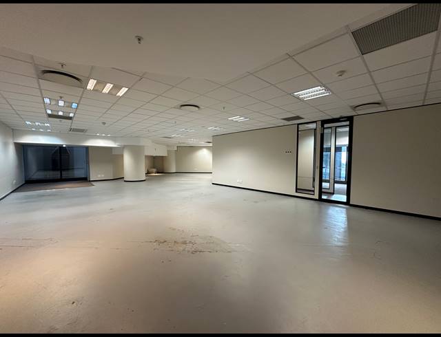 1,039M² OFFICE TO LET IN SANDTON CENTRAL
